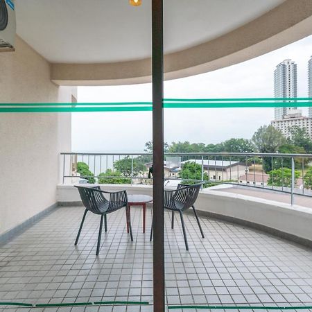 Romantic Couple Suite + Beach-Front Balcony Tanjung Bungah  Εξωτερικό φωτογραφία