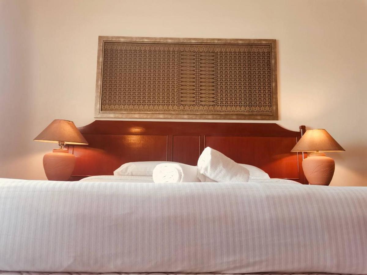 Romantic Couple Suite + Beach-Front Balcony Tanjung Bungah  Εξωτερικό φωτογραφία