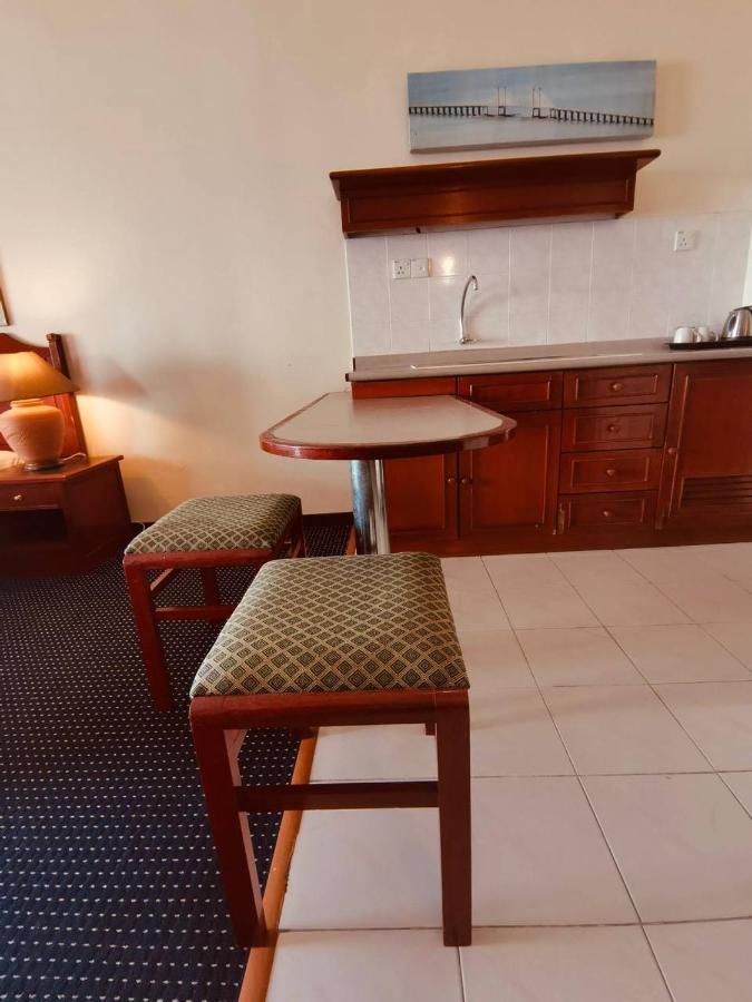 Romantic Couple Suite + Beach-Front Balcony Tanjung Bungah  Εξωτερικό φωτογραφία