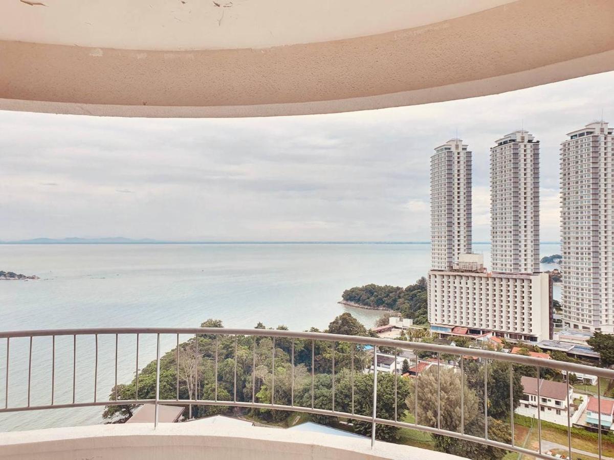 Romantic Couple Suite + Beach-Front Balcony Tanjung Bungah  Εξωτερικό φωτογραφία