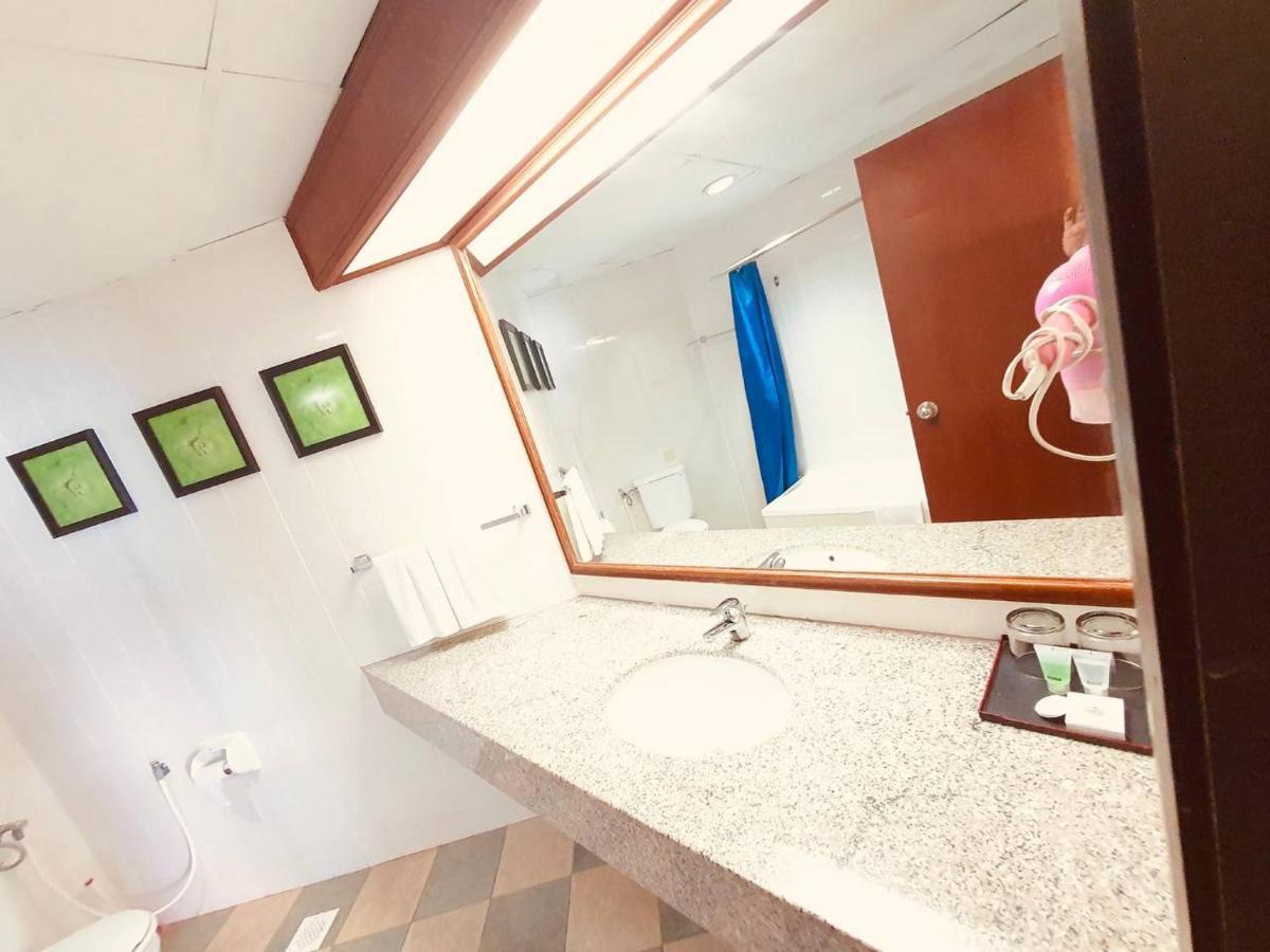 Romantic Couple Suite + Beach-Front Balcony Tanjung Bungah  Εξωτερικό φωτογραφία