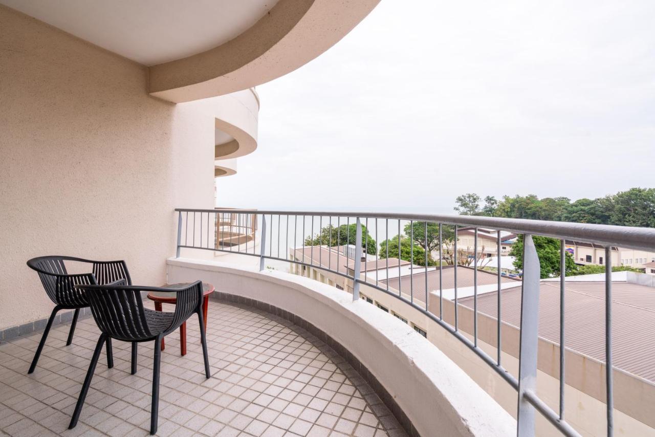 Romantic Couple Suite + Beach-Front Balcony Tanjung Bungah  Εξωτερικό φωτογραφία