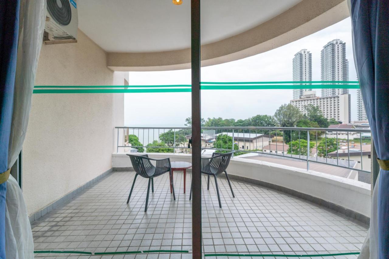 Romantic Couple Suite + Beach-Front Balcony Tanjung Bungah  Εξωτερικό φωτογραφία