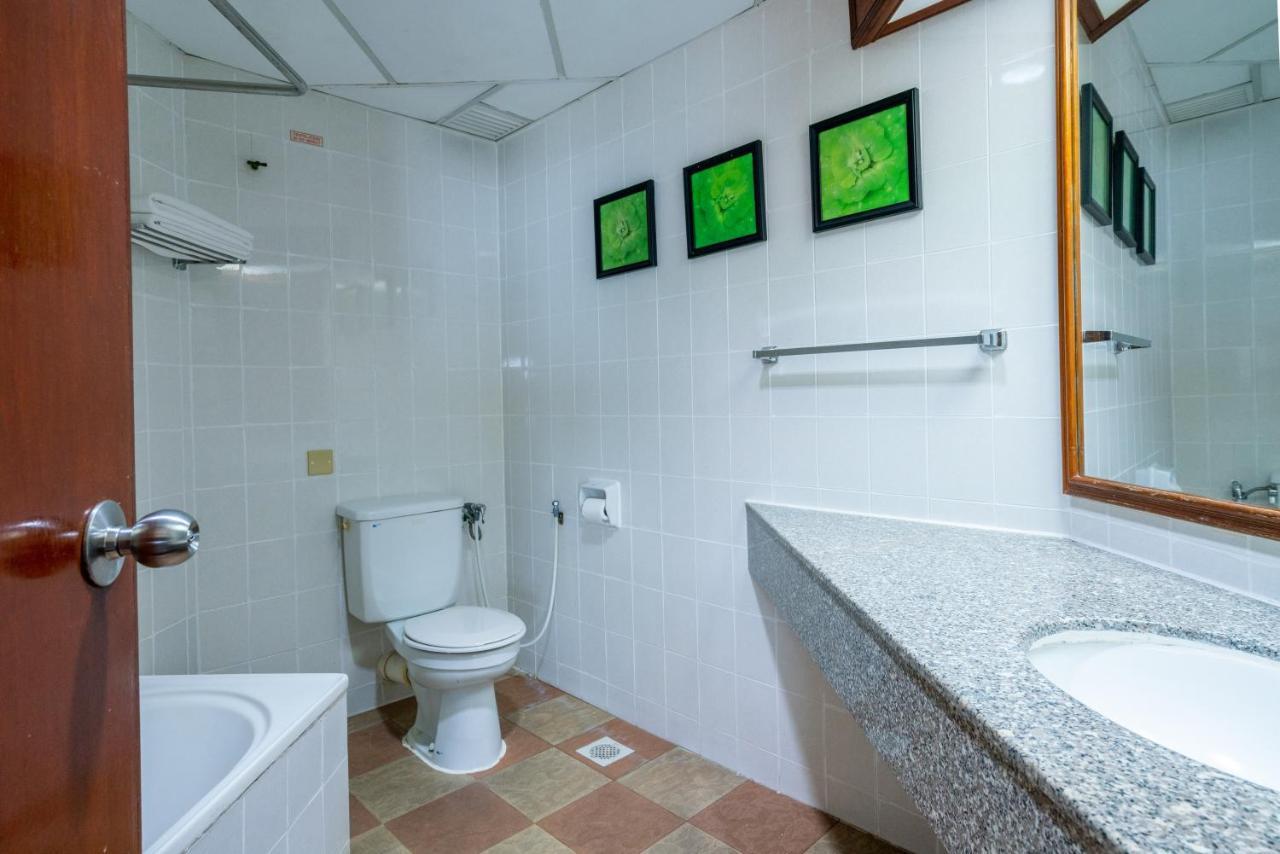 Romantic Couple Suite + Beach-Front Balcony Tanjung Bungah  Εξωτερικό φωτογραφία