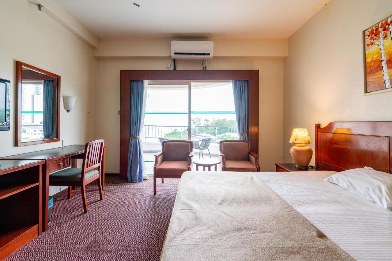 Romantic Couple Suite + Beach-Front Balcony Tanjung Bungah  Εξωτερικό φωτογραφία