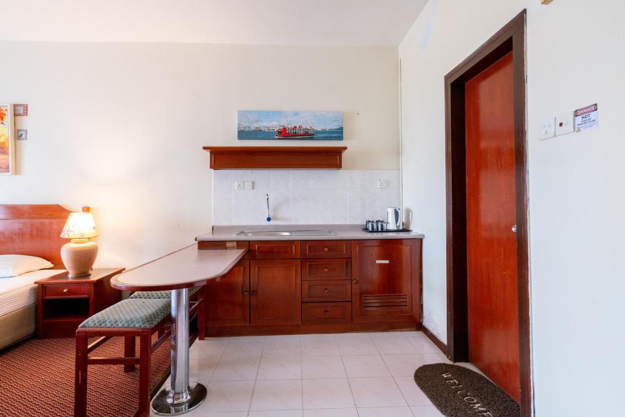 Romantic Couple Suite + Beach-Front Balcony Tanjung Bungah  Εξωτερικό φωτογραφία