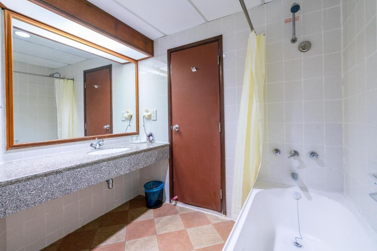 Romantic Couple Suite + Beach-Front Balcony Tanjung Bungah  Εξωτερικό φωτογραφία