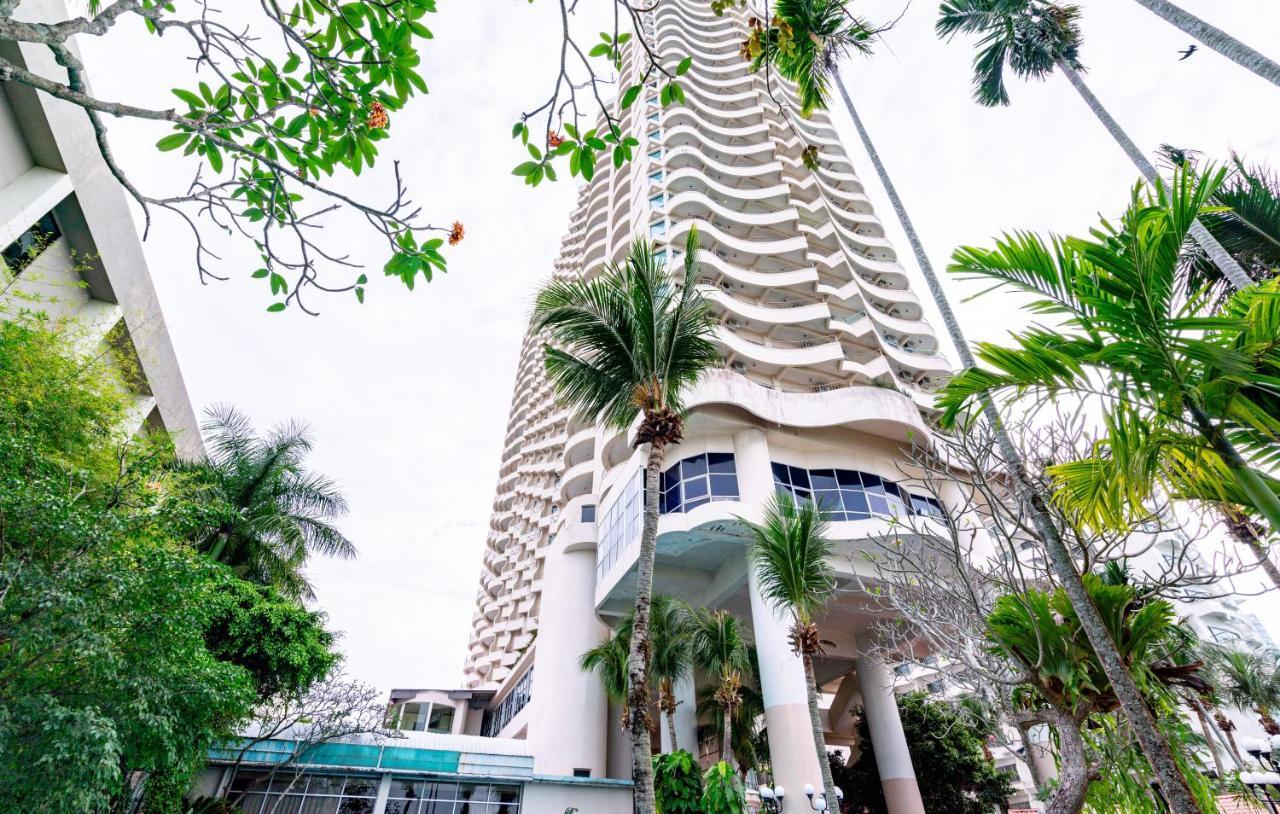 Romantic Couple Suite + Beach-Front Balcony Tanjung Bungah  Εξωτερικό φωτογραφία